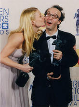 Gwyneth Paltrow give Roberto Benigni a kiss.