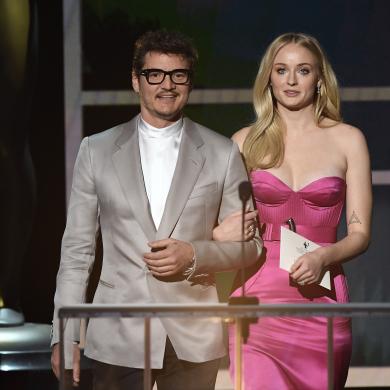 (L-R) Pedro Pascal and Sophie Turner