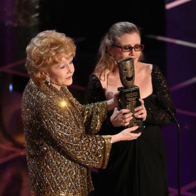 Debbie Reynolds and Carrie Fisher 